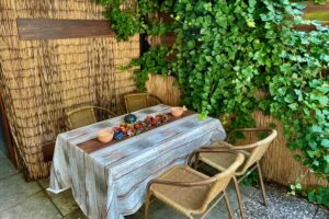 Sitzecke hinterm Haus