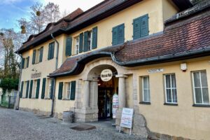 Weinladen Mexikoplatz